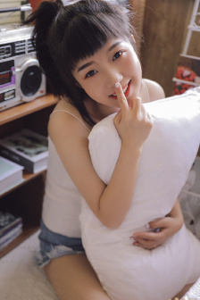 井川里予和别人打扑克牌视频在哪里能看到